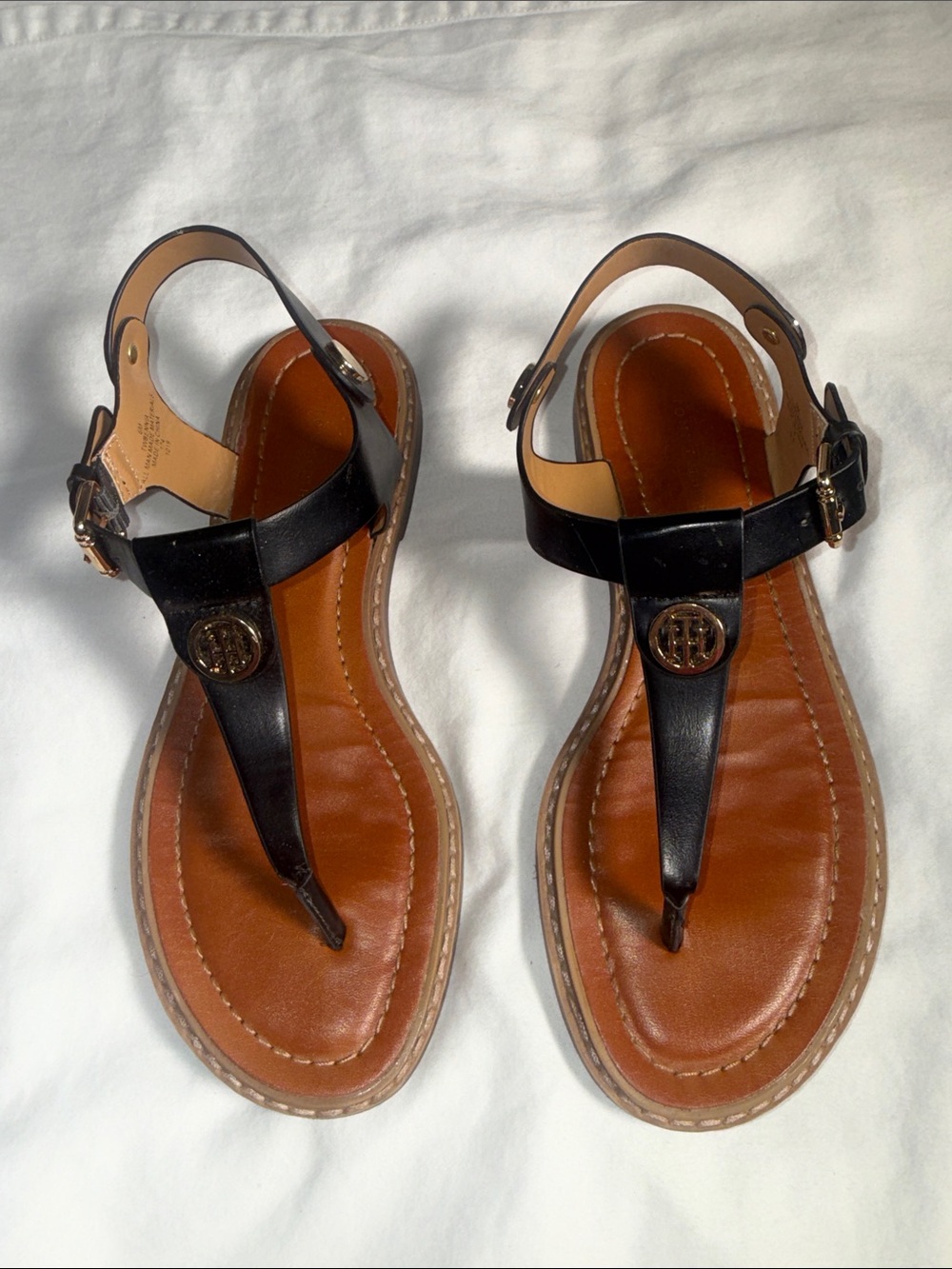 Tommy Hilfiger Black T‑Strap Leather Sandals - Women’s Size 6